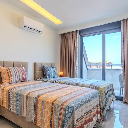 & Pool Family Duplex Apartment Alanya