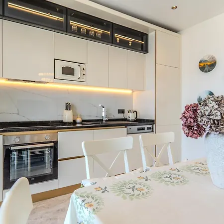 & Pool Family Duplex * אלאניה