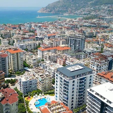 & Pool Family Duplex ألانيا